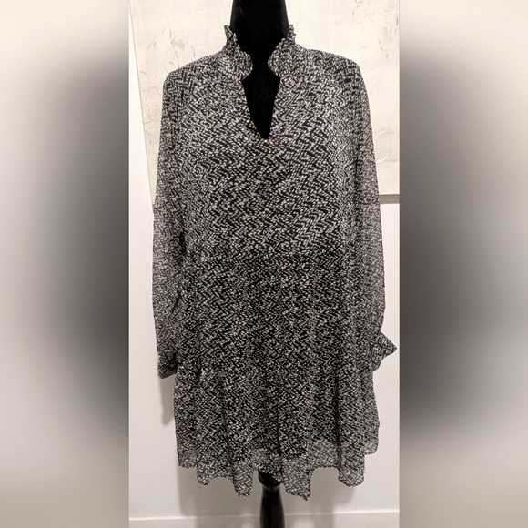 MSK Dresses & Skirts - MSK flare loose chiffon A-line mini dress tunic, size XL, color black and white